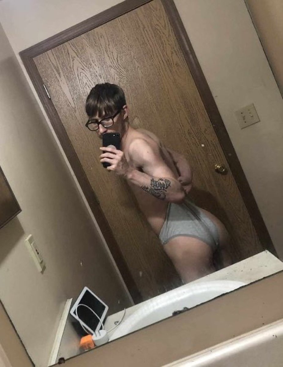 Petitefemboygg's tweet photo. Repost me plz I wanna be a sissy slut https://t.co/XWorxhGGm1