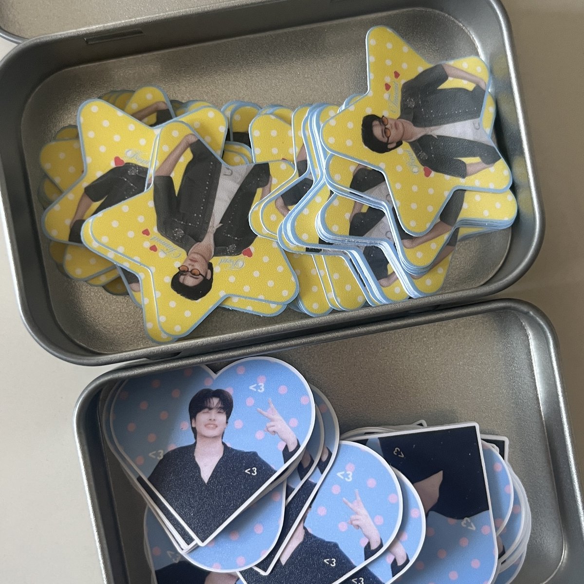 iamamsao's tweet photo. Giveaway for NONTFAM 
 สติ๊กเกอร์ติดมือถือ กับสติ๊กเกอร์น่ารักๆ  
มีเยอะมาก มาช่วยรับไปด้วยน้า 
 *เวลา สถานที่ถึงหน้างานแล้วแจ้งอีกทีค่ะ  

🗓️: 3.OCT.2026  
📌: IMPACT ARENA  
 ⏰: tba   
 #THEMOMENT_ARENAENCORE 
#NONTTANONT 
#nontfam https://t.co/SzyhhLekhQ