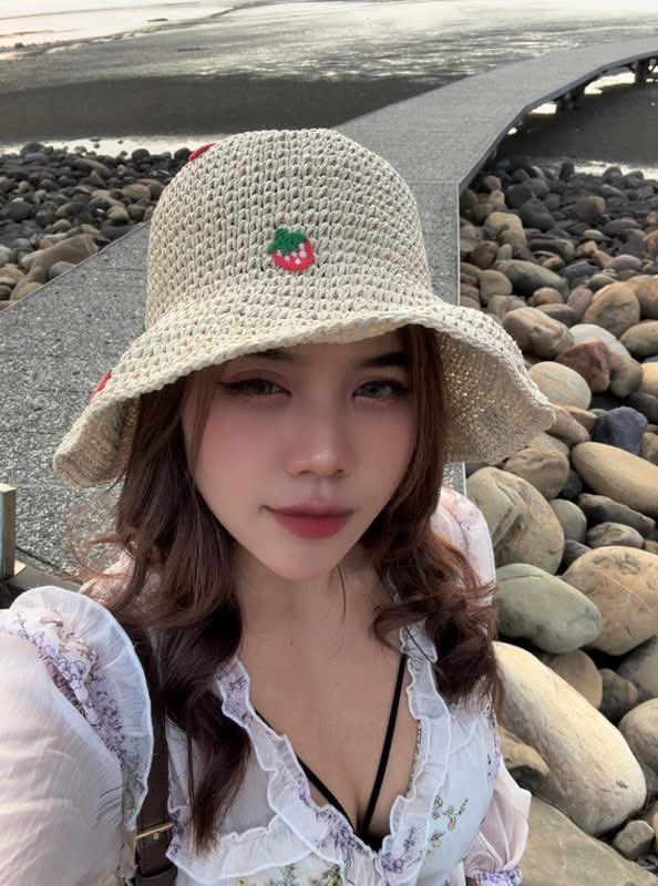 Irisli200's tweet photo. 怎麼都沒有台灣男生🥺 https://t.co/AimFvOWKr7