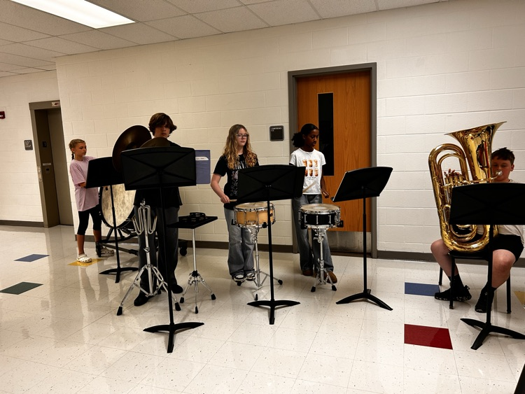 CMSGoBlue's tweet photo. Another great impromptu office performance at CMS. Double the fun! https://t.co/dvWdSjkvDo