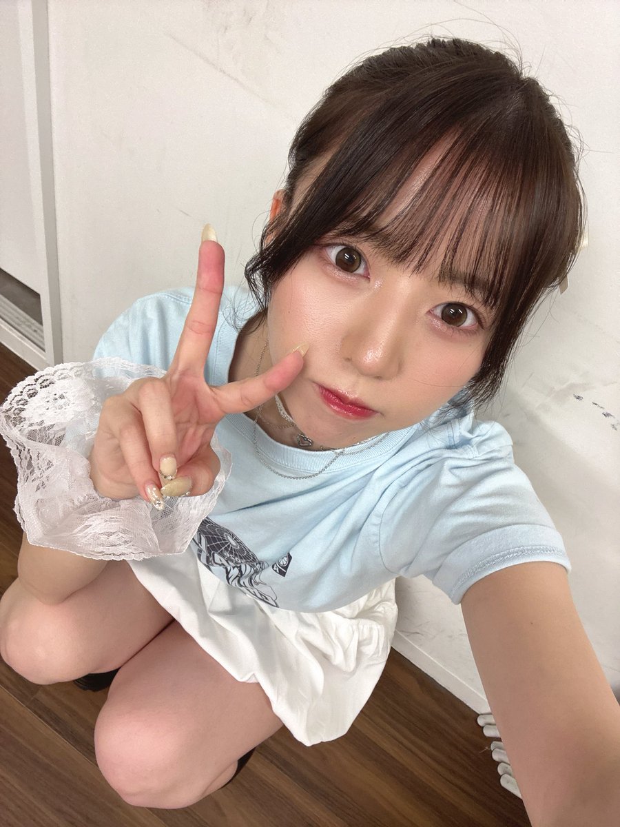 natsume_hina's tweet photo. 今日はこちら🎀

自前衣装なんだけど、このTシャツは…！
おそろっちの人いるかなーー？？ https://t.co/9FH9c7CTg9