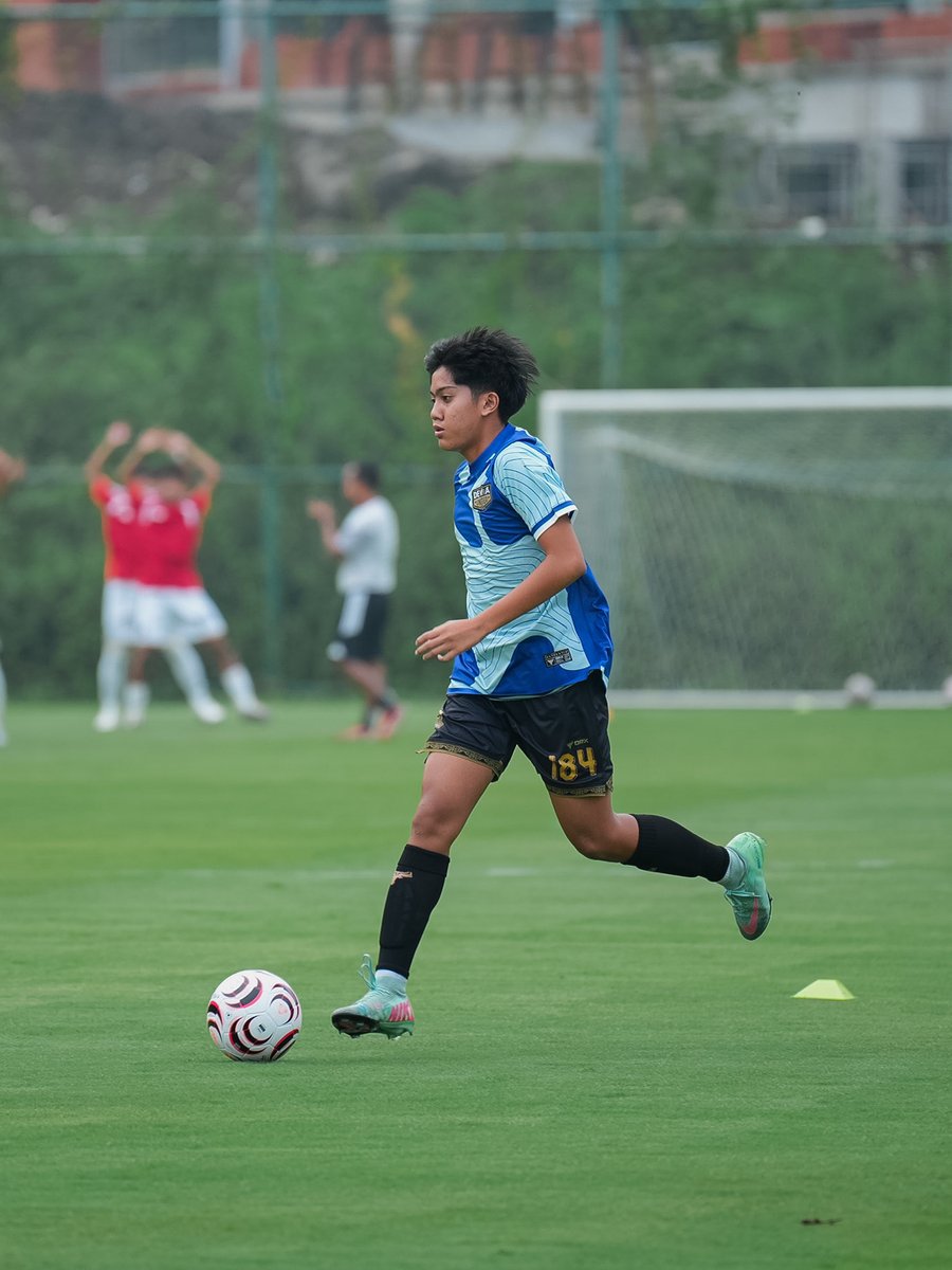 dufcdevelopment's tweet photo. Warming Up!

#DewaunitedfcDevelopment
#EpaOne https://t.co/lxTaJmGE0f