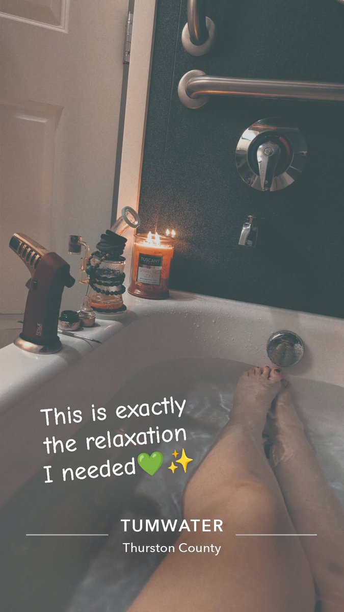 Sweet_Bug96's tweet photo. Throwback to my mini vaca to Olympia to see the man 😍🤭💚 https://t.co/cGGPha5GAE