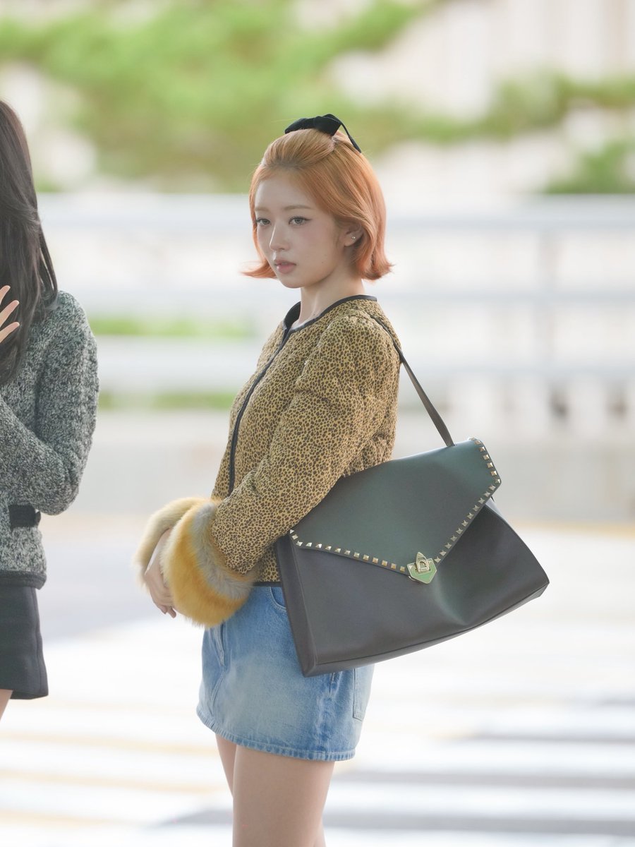 Ayano_WonYoung's tweet photo. 261003 인천공항

명품기니🥰

#레이 #REI #아이브 #IVE https://t.co/cqznhgPEwe