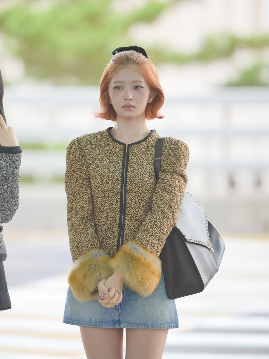 Ayano_WonYoung's tweet photo. 261003 인천공항

명품기니🥰

#레이 #REI #아이브 #IVE https://t.co/cqznhgPEwe