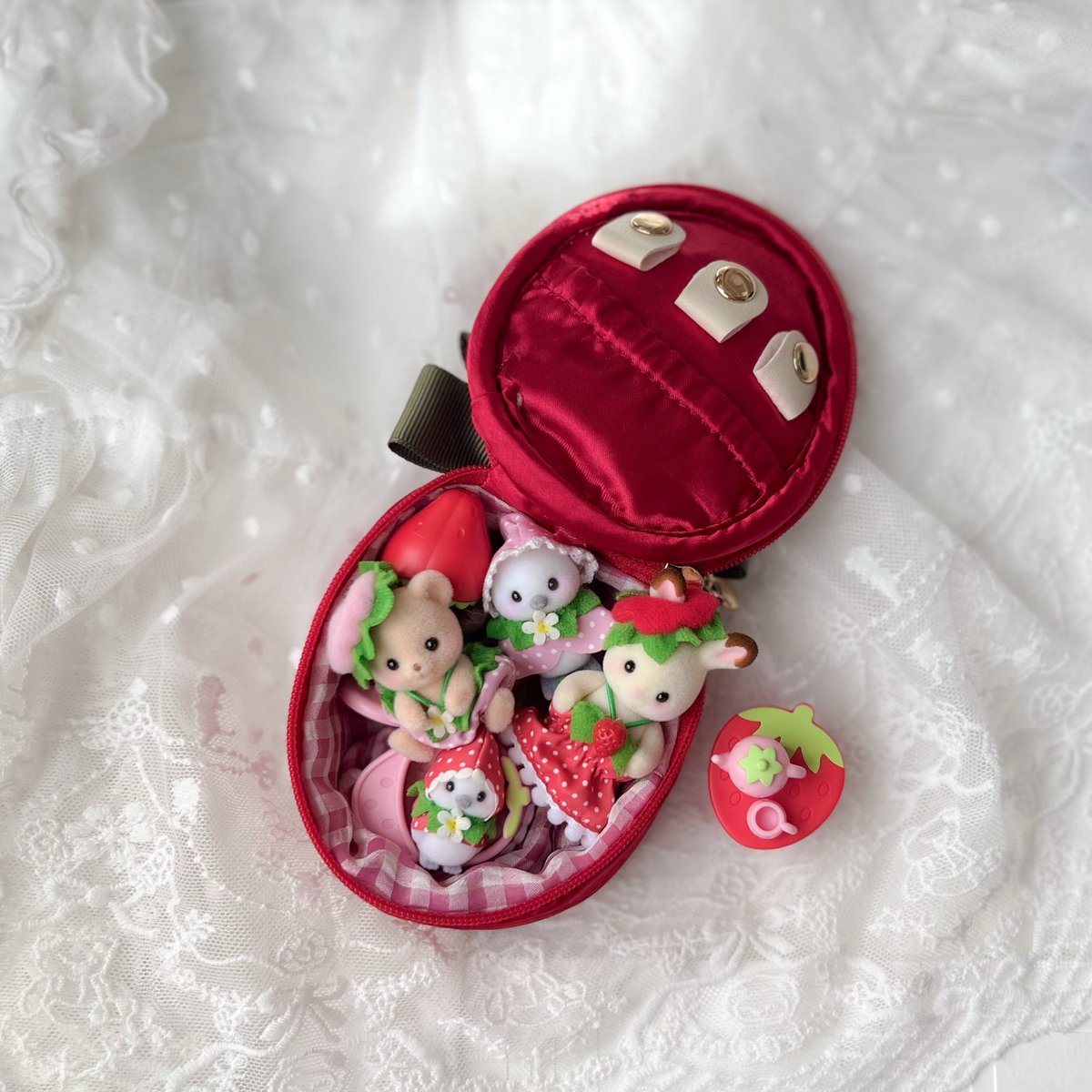 sylvanian_mochi's tweet photo. ちいさきいのち🍓 https://t.co/ROoKB2R1rH