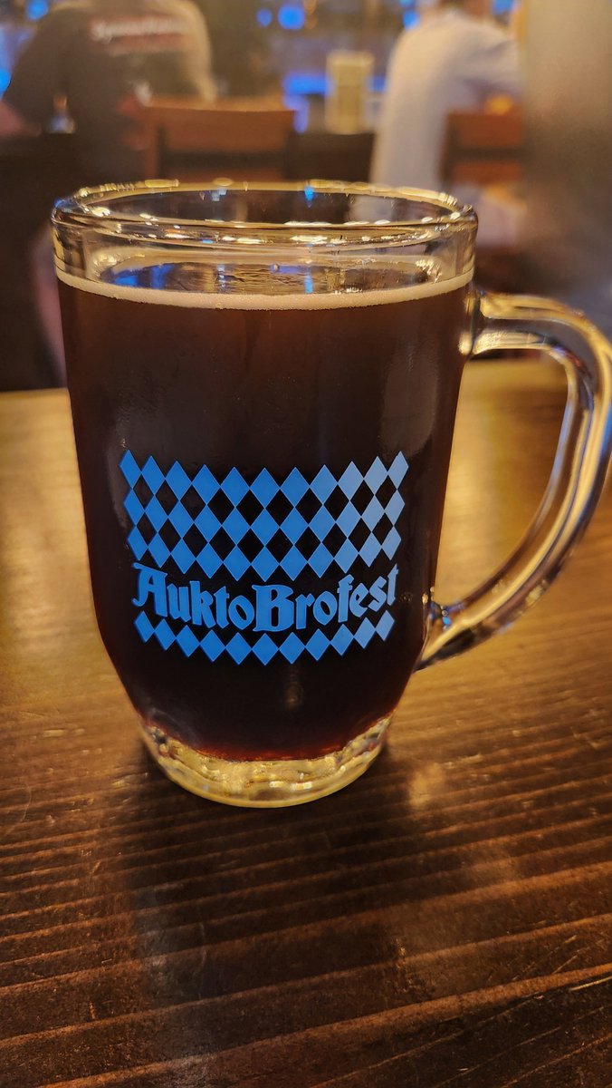 buffbeerleague's tweet photo. Seasonally appropriate beers tonight at Briarbrothers Brewing for #wnybeerweek - Trinity Festbier (bready malt and floral hops) and Dandy German Dark Lager, an @AutarkBrewhouse collaboration (rich, smooth and roasty). Cheers to the weekend. https://t.co/KgX7ix5157