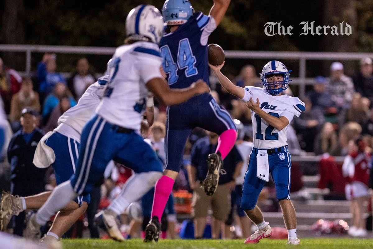 tmondokphoto's tweet photo. Scenes from Sharpsville’s 51-0 win over Mercer tonight. https://t.co/ySPLWGL7Yb