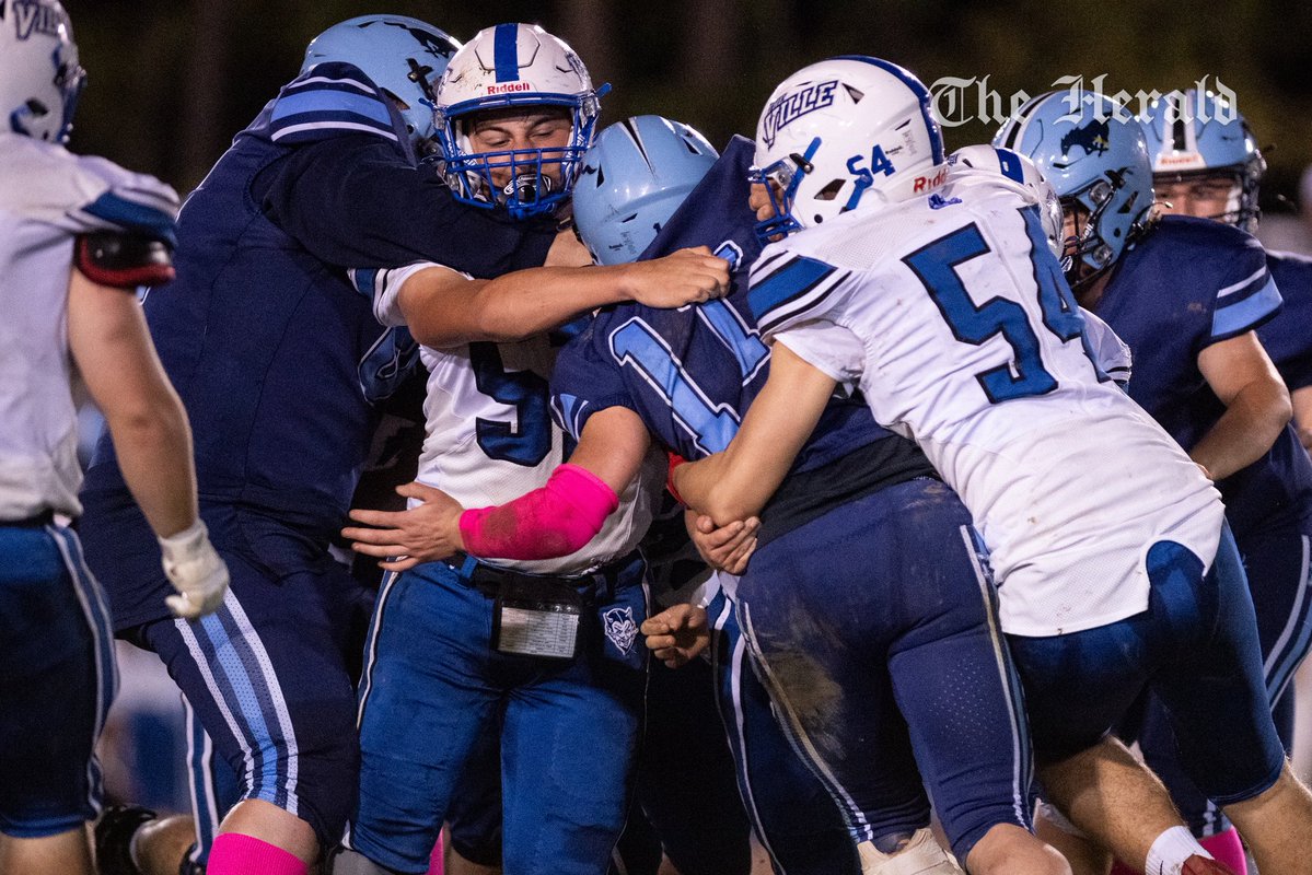 tmondokphoto's tweet photo. Scenes from Sharpsville’s 51-0 win over Mercer tonight. https://t.co/ySPLWGL7Yb