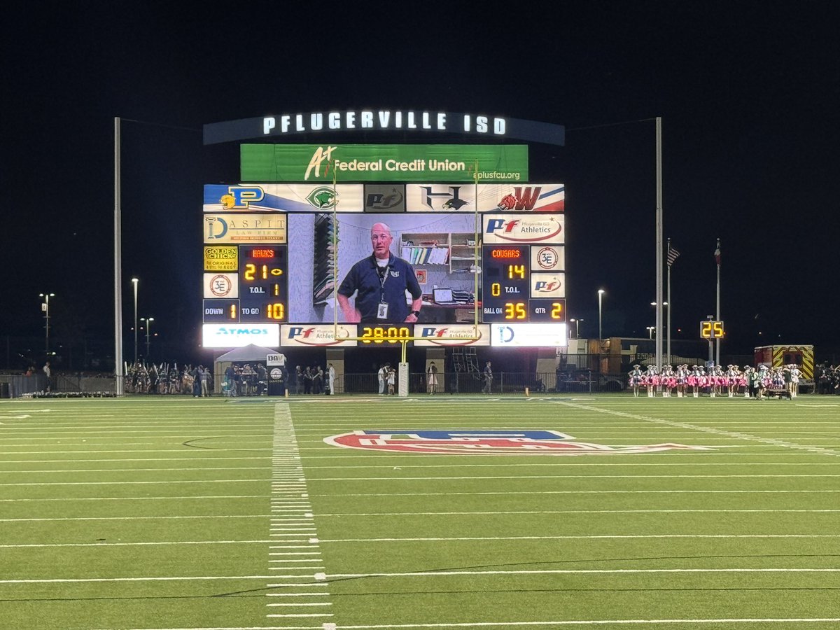 PfISD_AD's tweet photo. 1st half of the “Clash of the Corps” didn’t disappoint. @HendricksonFB 21 @ConnallyFb 14. @PfISDAthletics https://t.co/mEoj1coks4