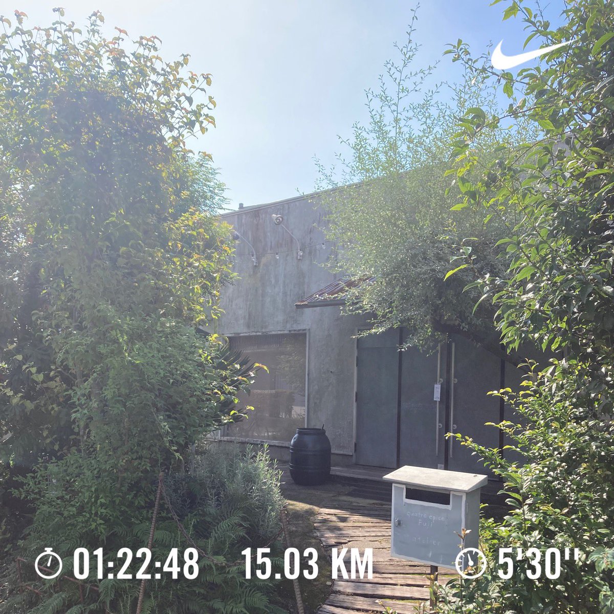 pinball1974's tweet photo. 土曜日の朝ラン15.0km、平均ピッチ175
日差しは強いけどカラッとして気持ちいい陽気！オープン前に着いてしまったので待機
 #朝ラン https://t.co/JDyXrN3jYs