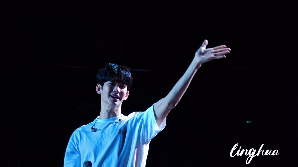 lh_ksh216's tweet photo. Bench FM 唱完Dreaming感动流泪 卡机嘛🥹🥹#kimsoohyun #bench https://t.co/gvh0KB7PNY