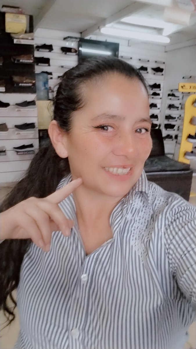 LuciaLopezcall4's tweet photo. Feliz viernes????
Quien me invita a salir 😁 https://t.co/JSVq8ABfp6