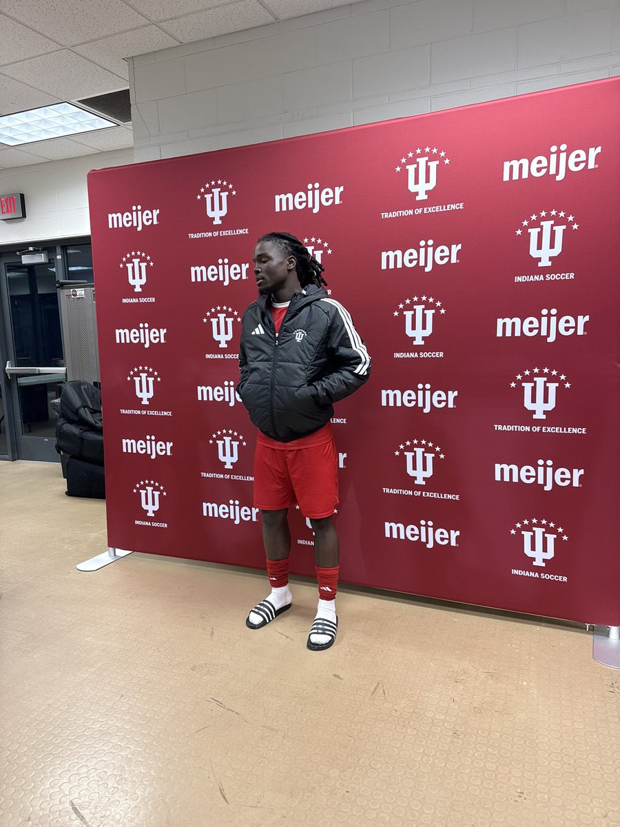 gracelesher's tweet photo. When asked how many back flips he can do in a row, Stephane Njike said:

“I can do ten.”

#iums https://t.co/2h6jM3rNMO