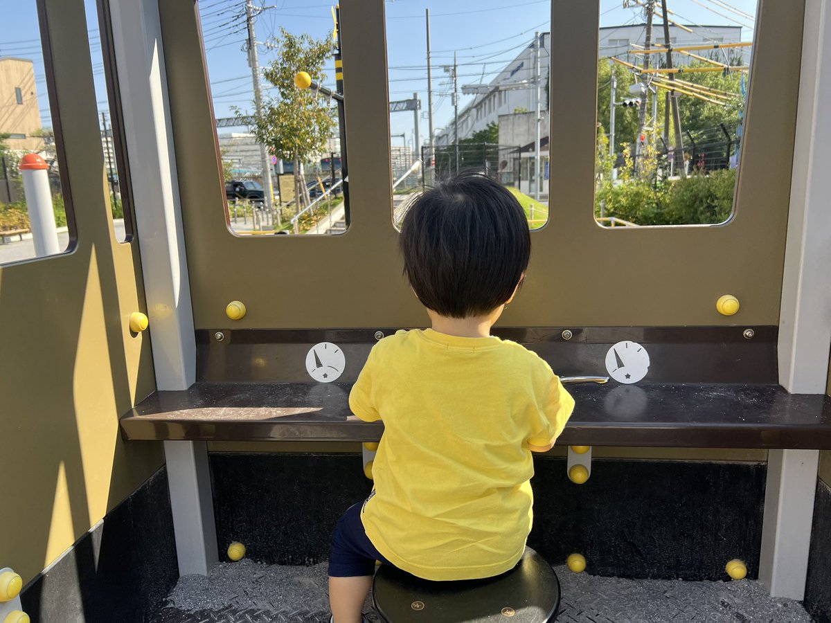 shuuu1983's tweet photo. 1歳児、「抱っこして」って言えるようになったと思ったら、急に「抱っこしる」って言うようになった。

言われるたびに2ちゃんねる思い出してるw https://t.co/Gf1uuAlNhA