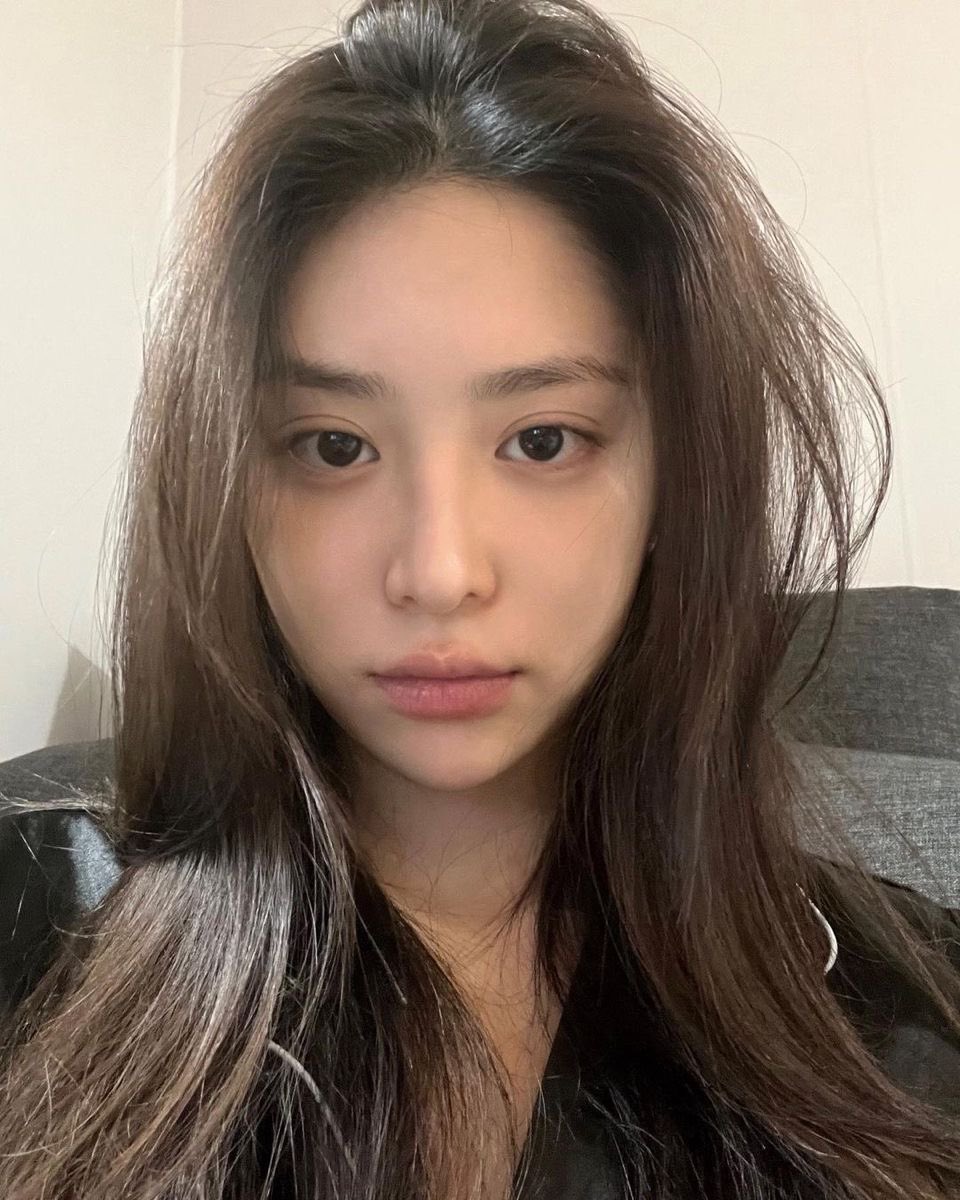 eisabeya's tweet photo. just wake up like this https://t.co/zpdrwIJyQw