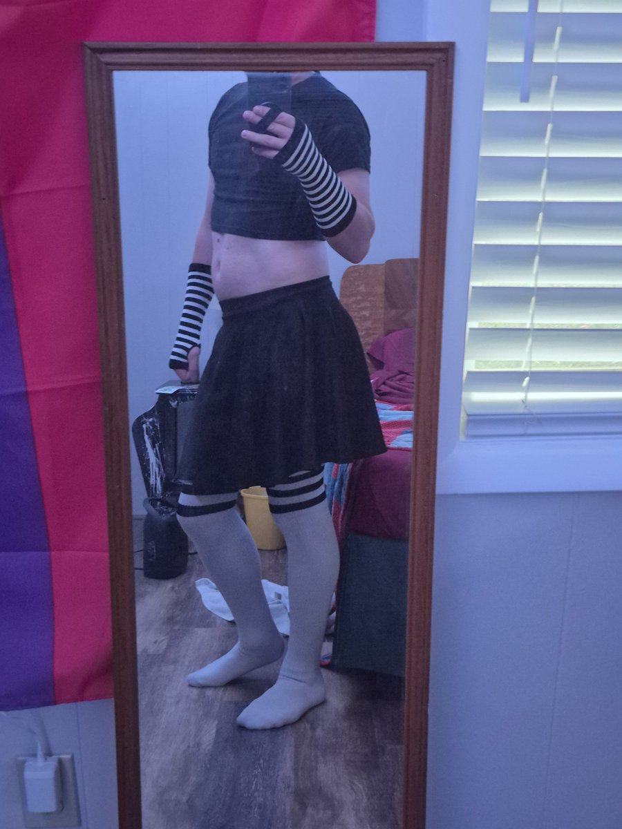 StudioAfterD's tweet photo. Maybe some more pics? #femboy #femboyfridays https://t.co/IHaCHEEK4x
