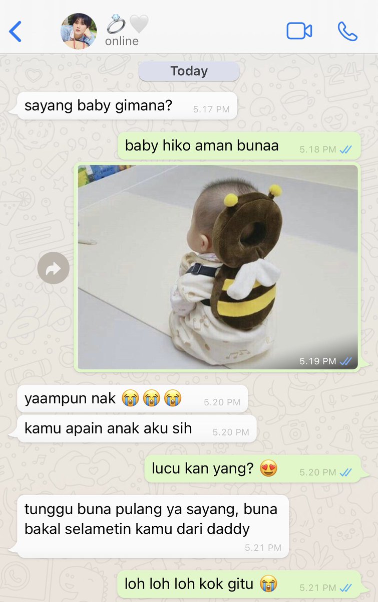 tokyumoon's tweet photo. ──★ ˙🍓 acillo &amp; hugo

daily life rumah tangga 🤗 
edisi hugo with iPhone 18 Pro Max

#harukyu few tweet au
©️tokyumoon https://t.co/7wgv1tcNnV