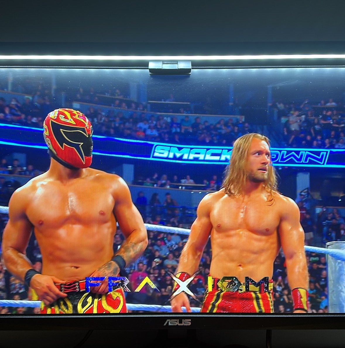talalmalki__'s tweet photo. Best tag team in the world #fraxiom
#smackdown @Axiom_WWE - @WWEFrazer https://t.co/k7pXTRN5fx
