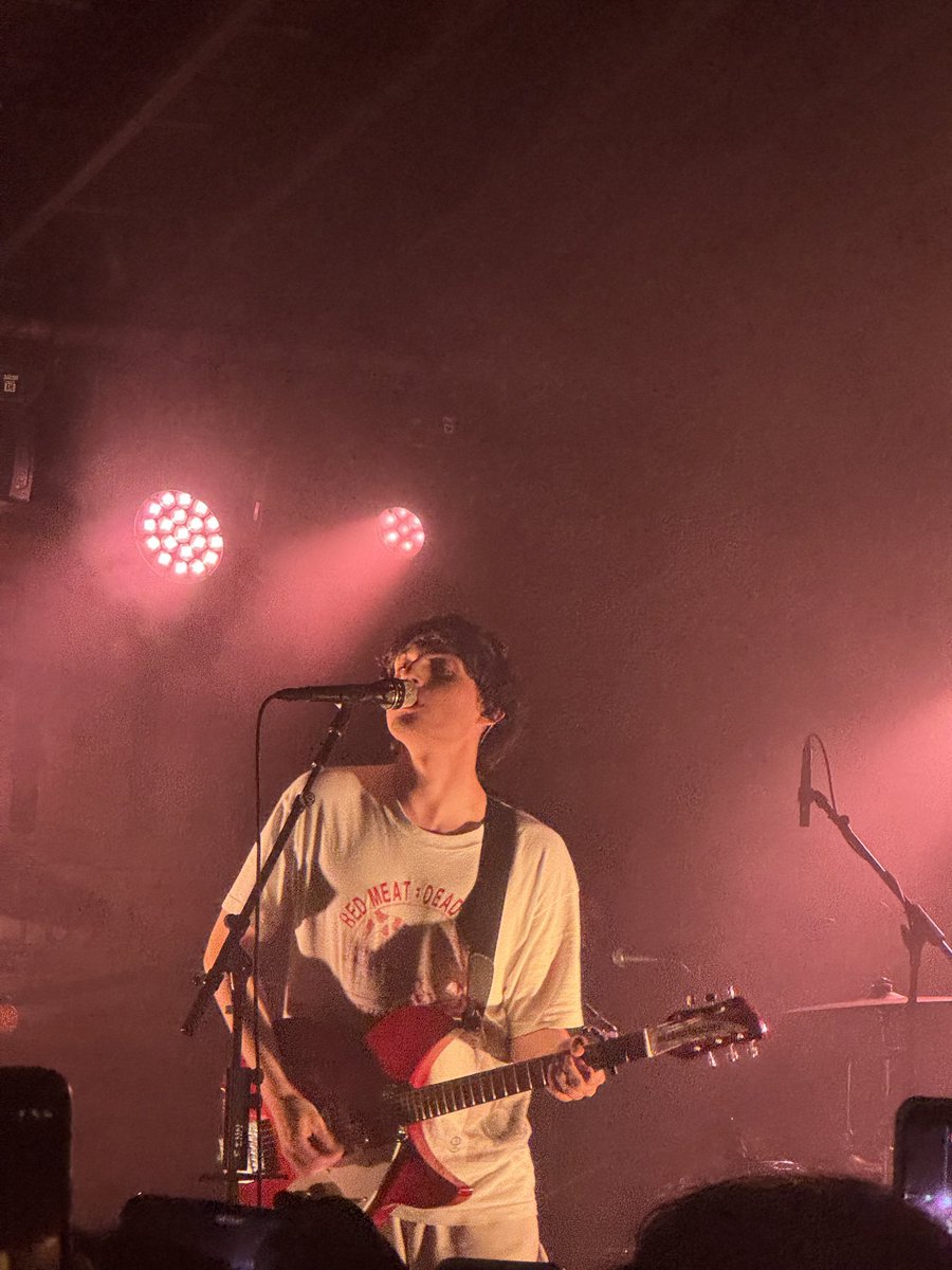 fwolfhardupdate's tweet photo. Finn Wolfhard performing at Scoot Inn for  ACL Fest Nights in Austin, Texas!

📸: @itwasa7yall via X/Twitter https://t.co/FGE0bwoJ0e
