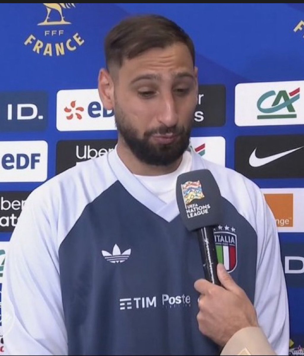 FabrizioRomano's tweet photo. 🌕✨ Gigio Donnarumma when asked about the Ballon d’Or for this year: “For me it’s Ousmane Dembélé”, told L’Équipe. https://t.co/BklbgfJ94k