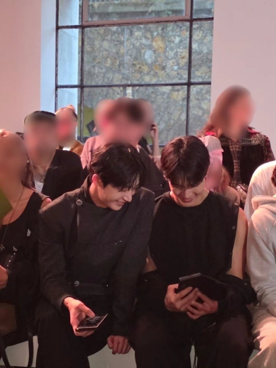 enfflbebe's tweet photo. 둘이 뭐가 그렇게 즐거워요 ㄱㅇㅇ .. https://t.co/Z9BVaVxssJ
