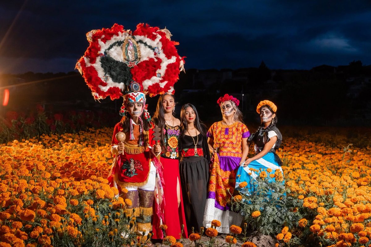 CONANP_mx's tweet photo. ¿Eres amante de las flores y de esta temporada? 🧡🩷🌿

Asiste a la 4a. edición de la Feria de las Flores en Unión Zapata. 🌺

📅 20 al 31 de octubre
⏰ A partir de las 8:00 a. m.
📍 Campos de cultivo del Ejido Unión Zapata, Oaxaca

¡Te esperamos! #SomosNaturaleza 🎉 https://t.co/r3gOofVAKl