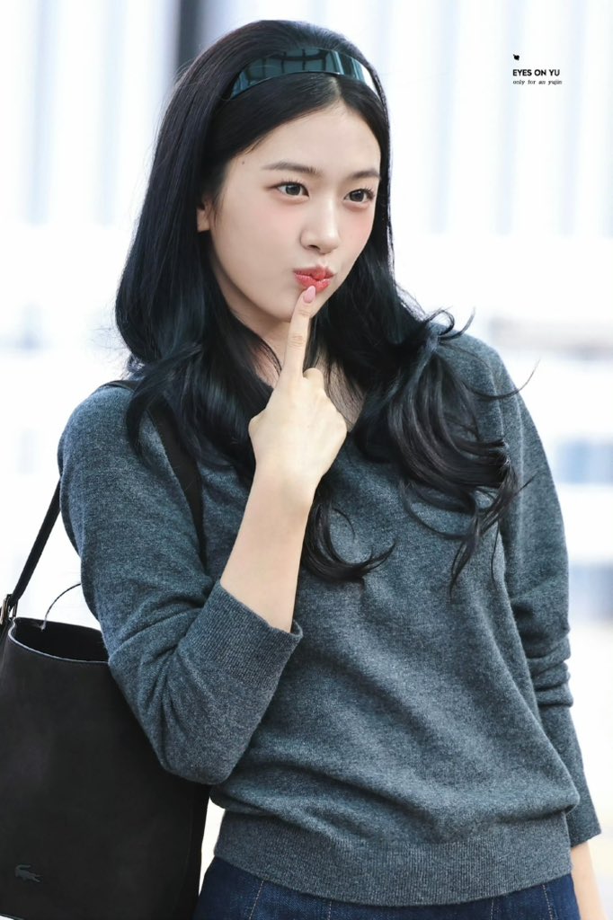 ydysggy's tweet photo. The news of Yujin heading to Paris for PFW has filled my heart with joy and anticipation.

YUJIN VERS PARIS
#YUJINgoestoPFW 
#ANYUJIN 
#LacosteSS27 https://t.co/udr68SLOrN