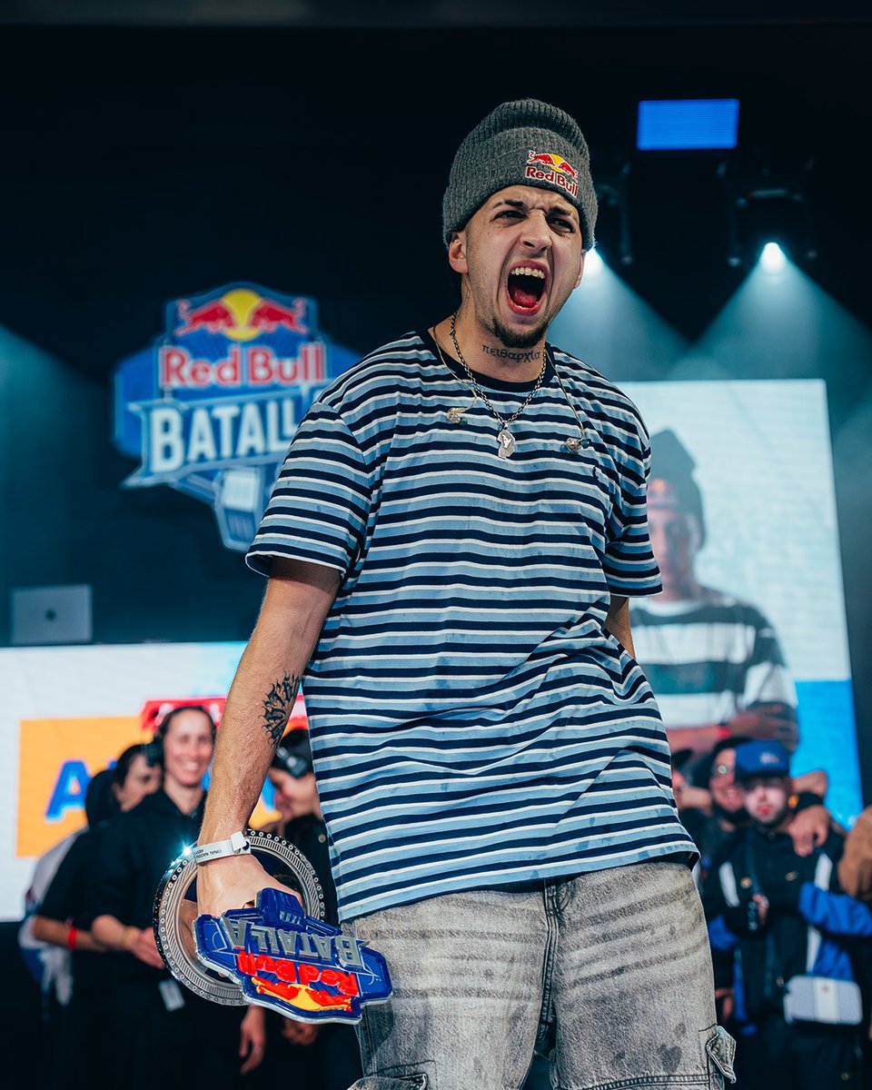 redbullbatalla's tweet photo. Mecha es el flamante BICAMPEÓN Nacional de #RedBullBatalla Argentina 🏆

Tras vencer a Franchute en octavos, a GW en cuartos, a Abel en semifinales y a 1Tob1 en la final, se consagró Bicampeón Nacional de @RedBullArg y competirá en la Final Internacional de #RedBullBatalla el próximo 20 de marzo en Plaza de Toros de Acho en Lima, Perú.
