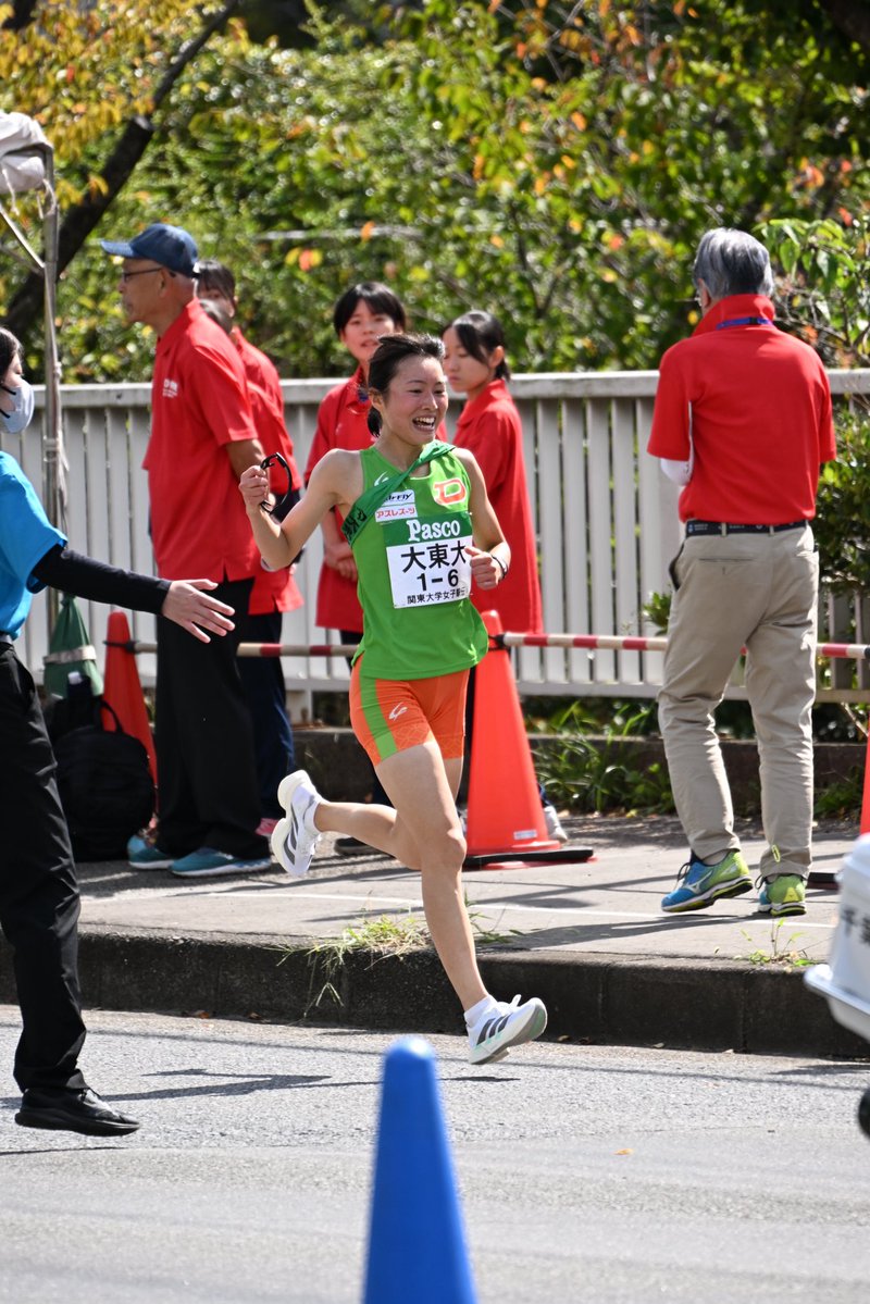 supodai's tweet photo. 【陸上競技部女子長距離】
第32回関東大学女子駅伝対校選手権大会
6区 塩﨑彩理 (3)選手が1位でゴールしました!
今回で7度目4年連続の優勝となります!
#大東文化大学
#スポーツ大東編集部
#関東女子駅伝
#一芯緑hakunamatata
#BERABBITS https://t.co/CRA77kGTrO