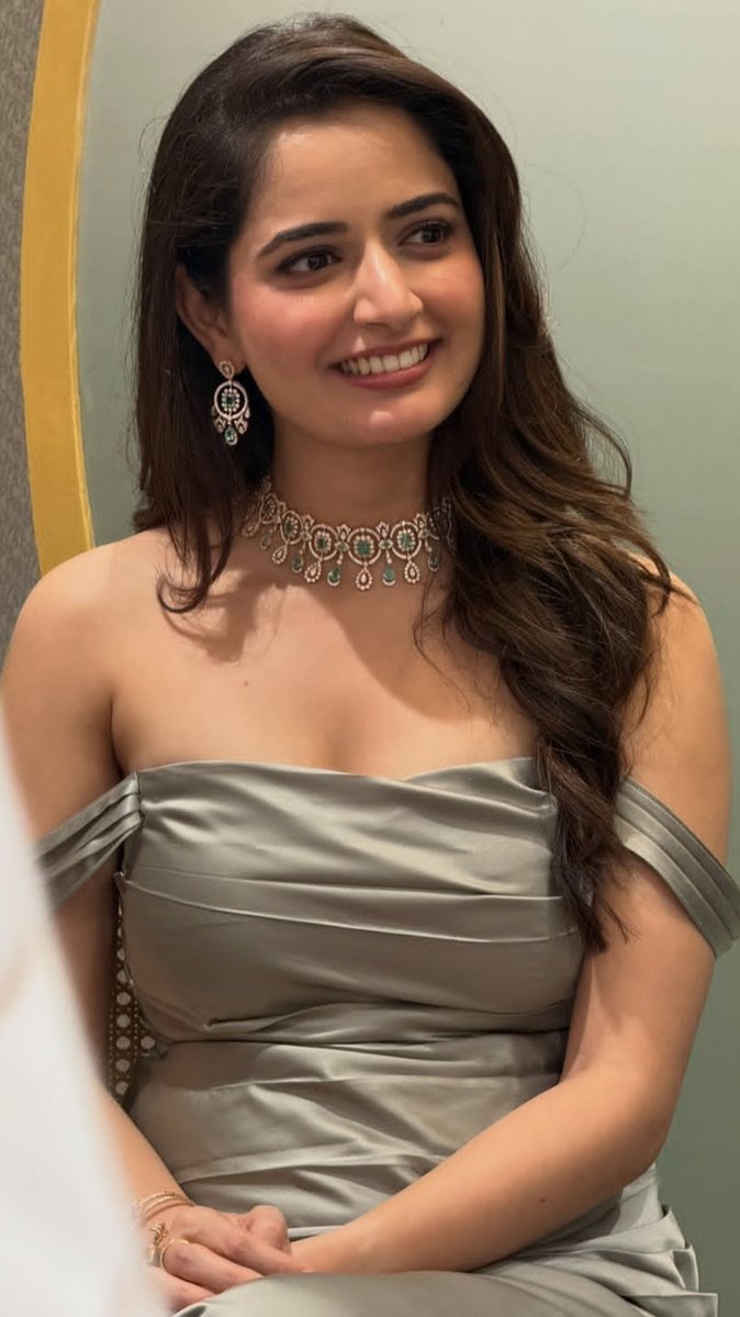 kajalvorous's tweet photo. Vaadukondraa ashika ni @tfi, kajal range figure
#ashikaranganath https://t.co/PZwcpeOx4y