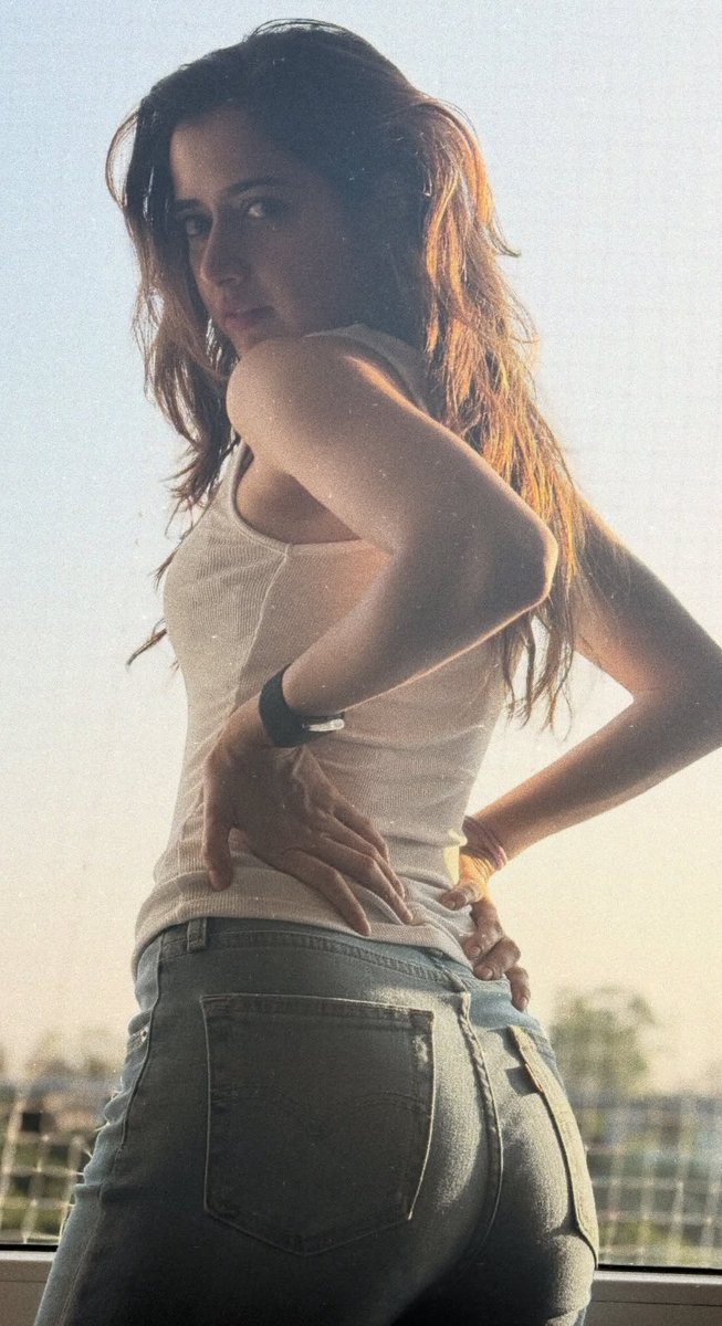 kajalvorous's tweet photo. Vaadukondraa ashika ni @tfi, kajal range figure
#ashikaranganath https://t.co/PZwcpeOx4y