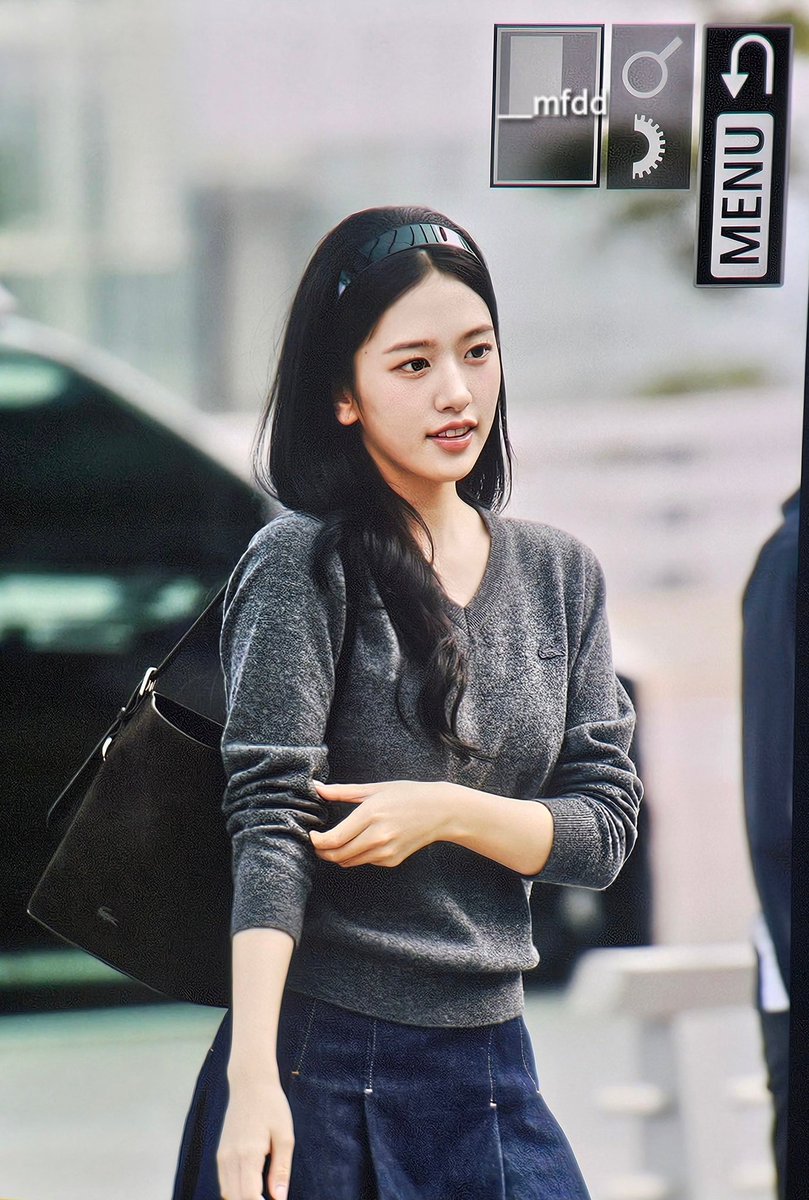 ji_you31188's tweet photo. Yujin’s elegant vibe will captivate everyone at Lacoste SS27 runway

YUJIN VERS PARIS
#YUJINgoestoPFW
#ANYUJIN
#LacosteSS27 https://t.co/GyxbDgfj2t