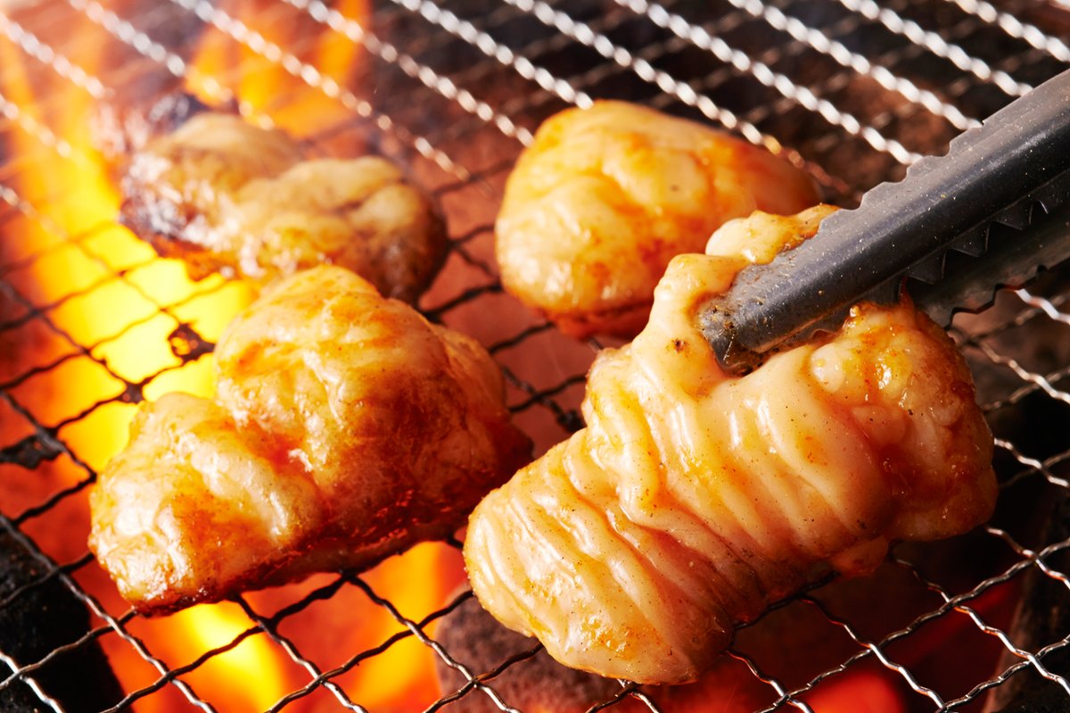 sumibiya0509's tweet photo. 折角の休日、夜ご飯は少し豪華に✨
すみびやで炭火焼肉を楽しみませんか🔥

炭火で焼き上げると美味しさが違う！
お肉の旨味と炭火の香りをお楽しみ下さい😊

本日もお待ちしております！ https://t.co/uZYAgzEG2N