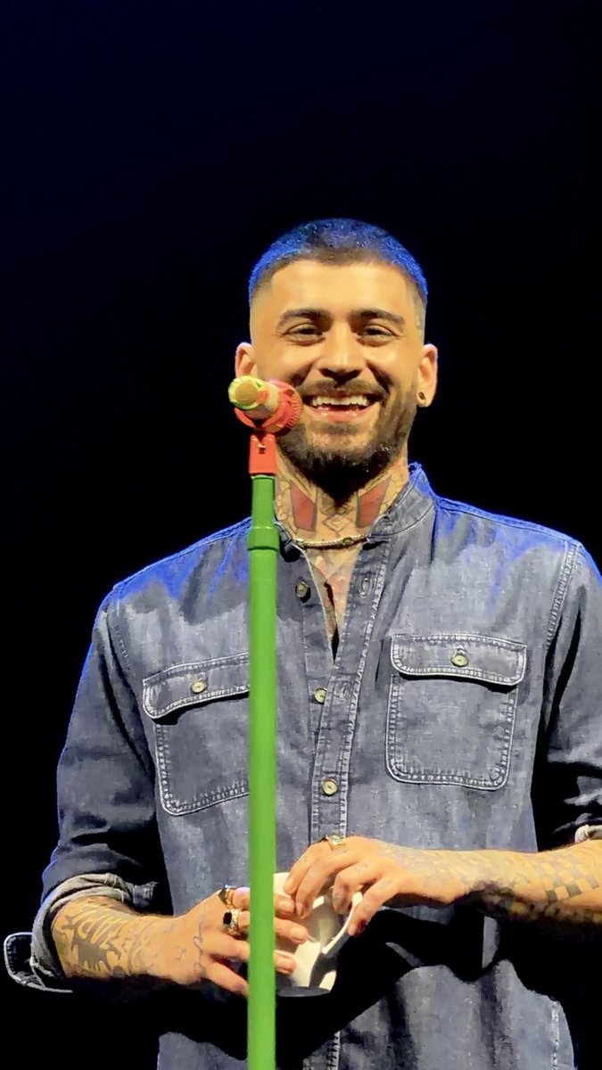 zaynmbase's tweet photo. ZAYN’s so happy tonight 🥺

📸 : @hadassahhh https://t.co/MqLgrsWGve