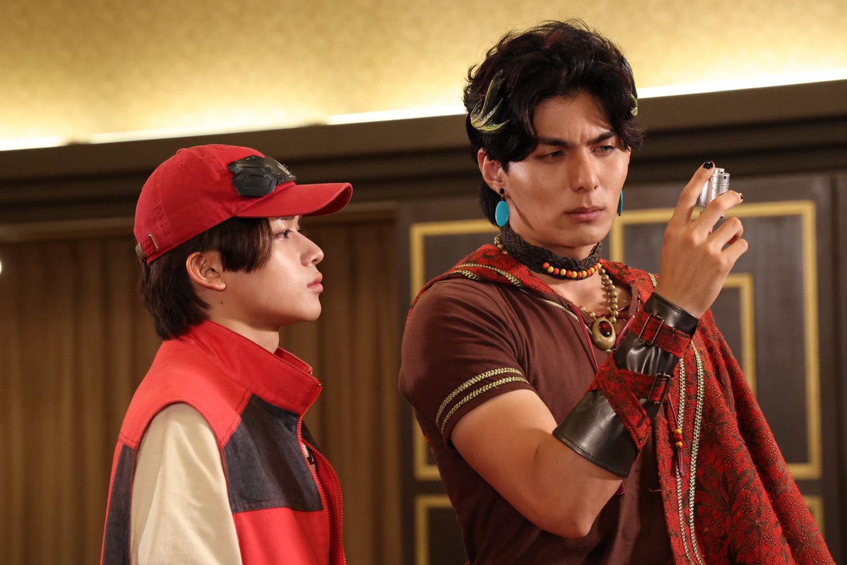 ProjectRED_Toei's tweet photo. われの初仕事🔥
明日放送する #角醒ハンターオメガホーン
第11話のリマインドだ！

新しいハンターたち
激突のバギンズと星冠のフェザリアが登場するぞ💥

そしてあのウォーランとヒムロが!?😮
#超ギャバン ファンも必見！ (おうえんかく) https://t.co/Y8sDNDKGU1