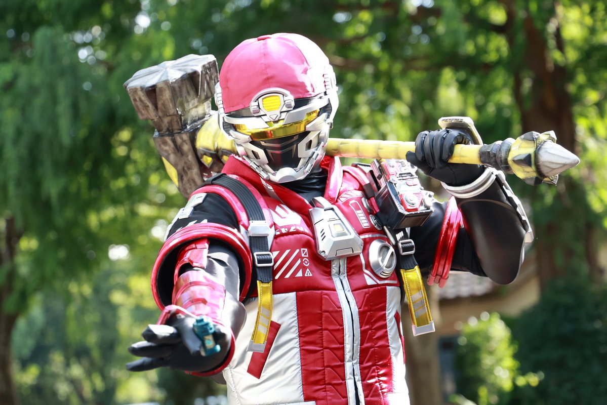 ProjectRED_Toei's tweet photo. われの初仕事🔥
明日放送する #角醒ハンターオメガホーン
第11話のリマインドだ！

新しいハンターたち
激突のバギンズと星冠のフェザリアが登場するぞ💥

そしてあのウォーランとヒムロが!?😮
#超ギャバン ファンも必見！ (おうえんかく) https://t.co/Y8sDNDKGU1