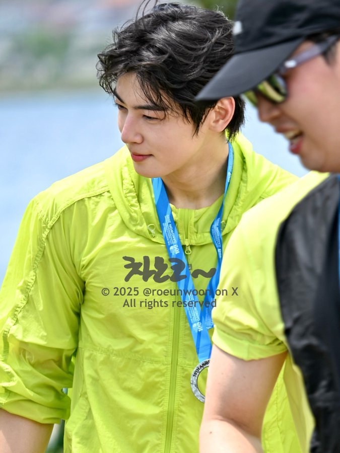 redeem7771's tweet photo. you can never stop me talking about the fashion icon cha eunwoo 
he make every moment swoonworthy 

CHA EUNWOO FASHION ICON
#ChaEunwooFashionMoments
#차은우 #CHAEUNWOO https://t.co/pgdArH7x3t