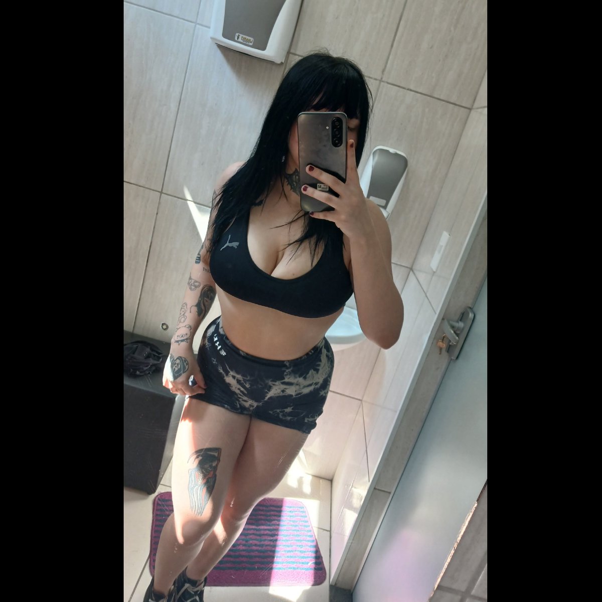 strawbirry18's tweet photo. Tenho carinha de quem faz muita safadeza? https://t.co/ijRKjH8zcI