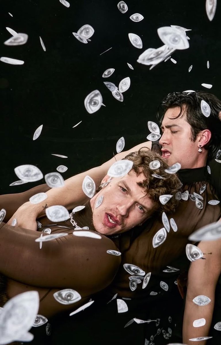 hollanovhaus's tweet photo. still one of the best photos to exist https://t.co/eDd1bPaKtX