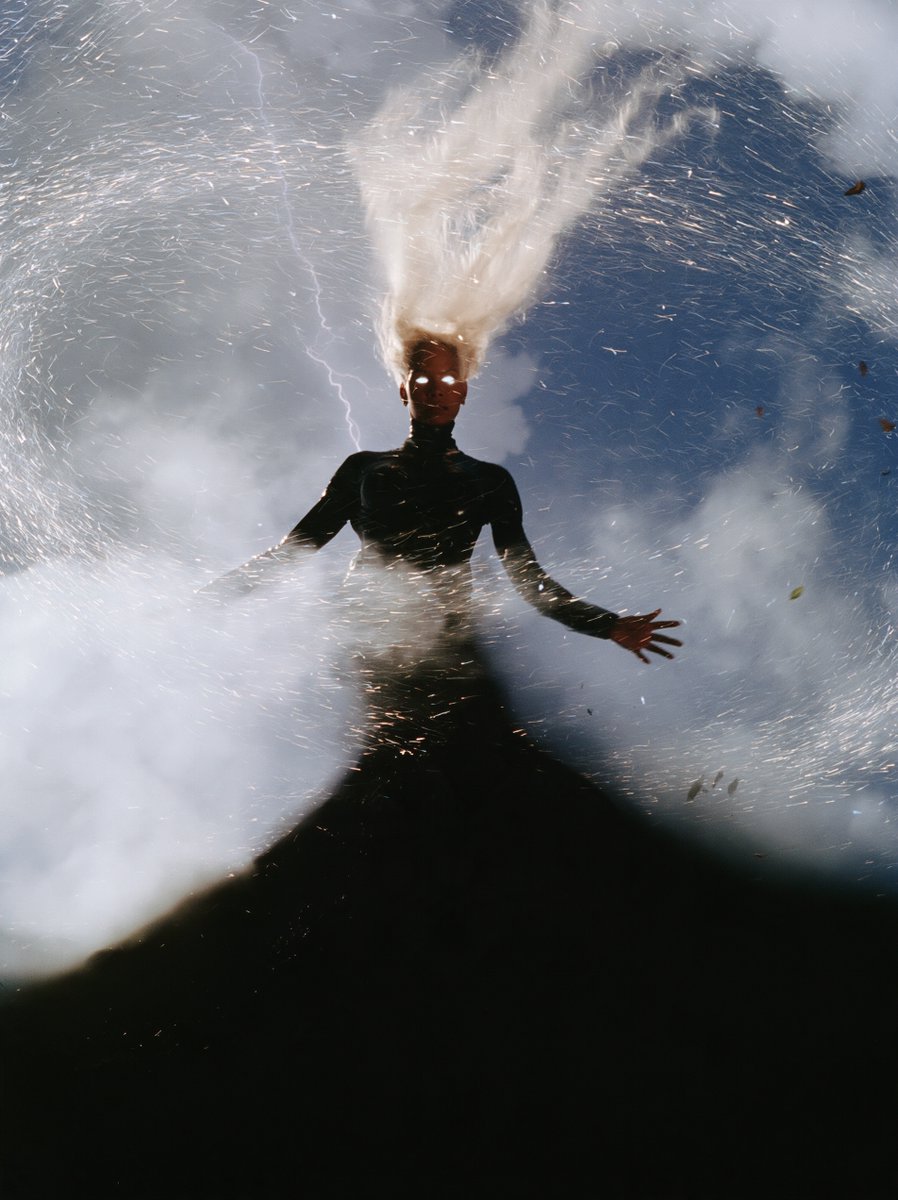 craftian_keskin's tweet photo. Storm from X-Men.

Portrayed by Halle Berry https://t.co/sGO776y9Gb