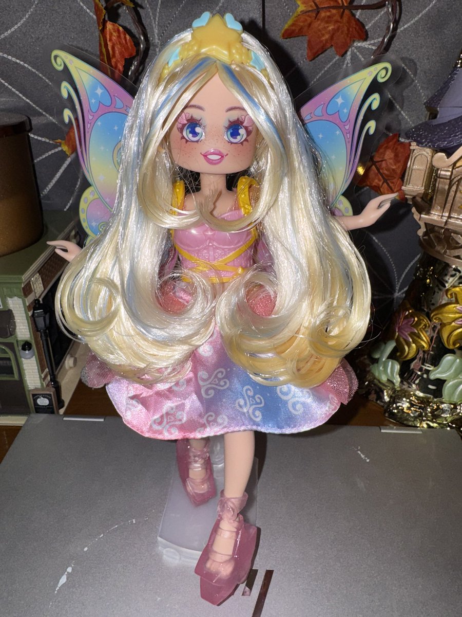 ethernalstars's tweet photo. Restyled my raynebows hair iโm in love with her even more now๐ฅน #royalehigh #rhtw #dolltwt https://t.co/vxjIZWHK8F