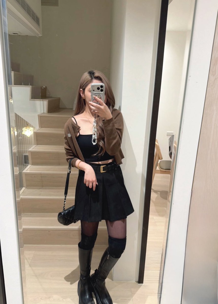 winnnnnen's tweet photo. 長靴真的好好看🥰 https://t.co/GeGQDEJTrl