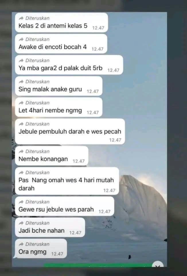 genzcorporation's tweet photo. Kecil-kecil udah berani matiin nyawa orang, gedenya mau jadi apa lo? Psikopat? Gue tandain ya muka kalian berdua, beneran gak ada kasihan-kasihannya gue mau se-bocil apa pun kalian!! 

Tolong bantu kawal terus kasus ini ges, spill juga ortunya biar makin jelas.

Asli, ngeliat kasus kaya gini langsung keinget drakor Juvenile Justice, pada ngelunjak gara-gara ngerasa berlindung di balik tameng "masih di bawah umur"!