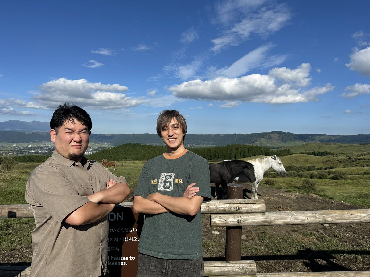 umekenpp's tweet photo. 昨日はいまきさんご夫婦が熊本遊びに来てくれたから1日ご案内してた🐴

快晴で過去一綺麗な阿蘇の景色見れたし、過去一馬近づいてきたし、名水美味しすぎたし、
完璧な熊本を見せれた😊

知り合いの配信者の方、熊本来る時はいつでもご案内しますぜ✊🏻 https://t.co/td64NGEQjE