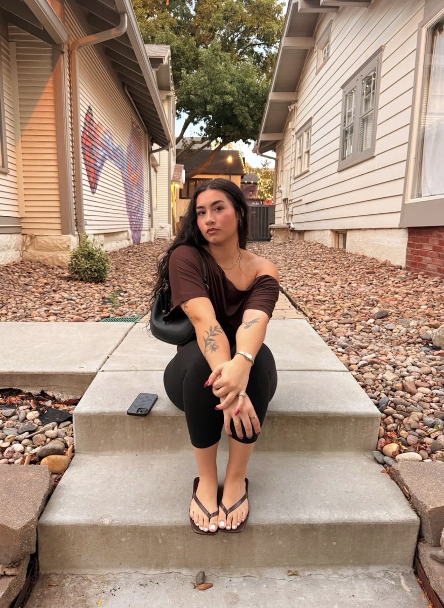 lolawhiteu99f's tweet photo. Sitting pretty 🤍 https://t.co/I5OBuUMui8