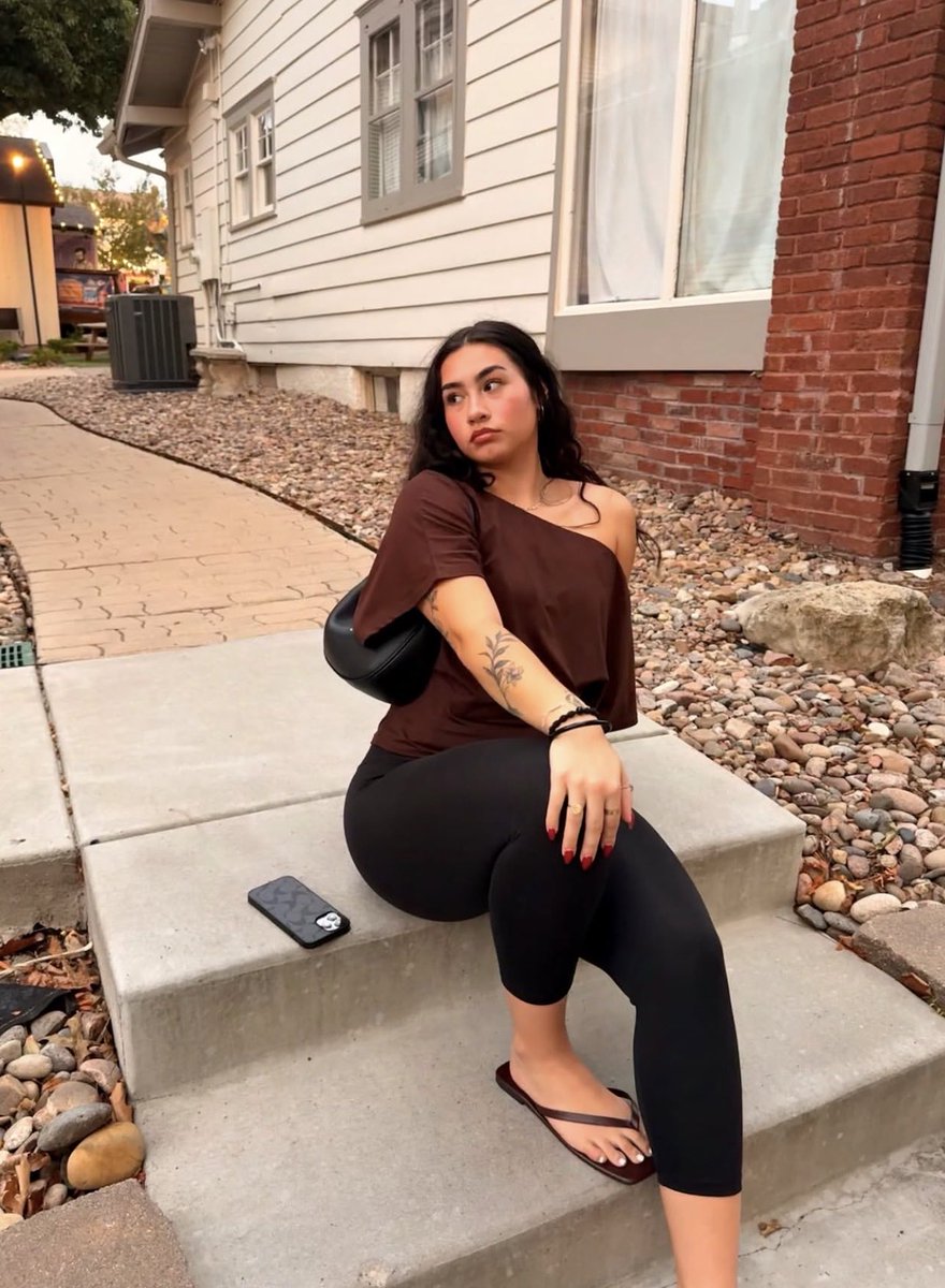 lolawhiteu99f's tweet photo. Sitting pretty 🤍 https://t.co/I5OBuUMui8