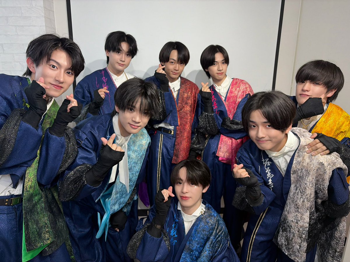 iiondo_official's tweet photo. /／
🔸本日開催🔸
iiONDO 1st シングル『はつ恋ONDO』発売記念
リリースイベント＠ららぽーと富士見
\＼

リリースイベント当日🌡️
みなさまと会えることを楽しみにしています！

僕たちのはつ恋ONODのコールレクチャー動画をチェックしてもらえるとより楽しんでもらえると思います👀
ぜひライブ前にチェックしてみてください！
🎥🔗https://t.co/k7626LS3Z1

🗓️10月3日(土) 14:00〜 ミニライブ
📍【埼玉】三井ショッピングパーク ららぽーと富士見 1F 屋外広場

🔗https://t.co/5TVGDU8rW5

#iiONDO
#はつ恋ONDOの秋が来た
#EBiDAN