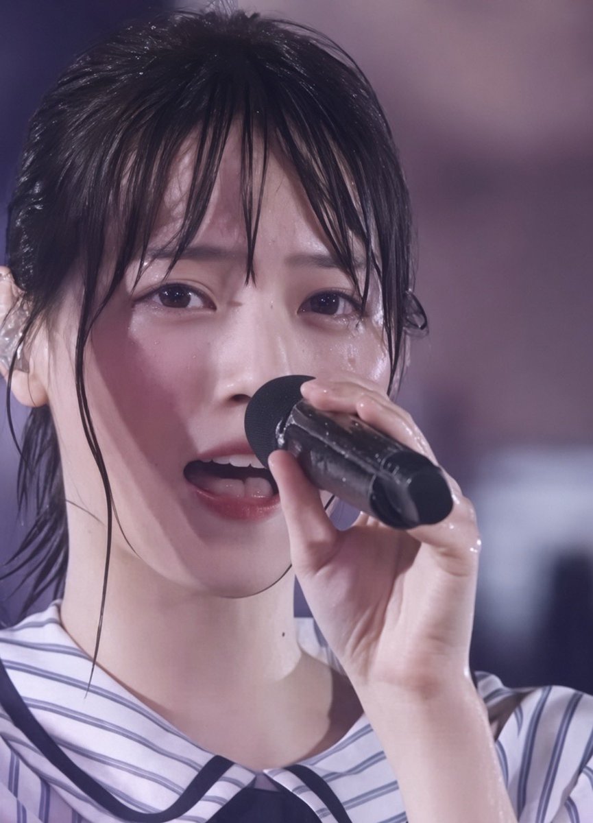 tochan0902's tweet photo. 雨に濡れてもレベチななぁちゃん！！！

#西野七瀬 #乃木坂 https://t.co/zOTzTWg90e