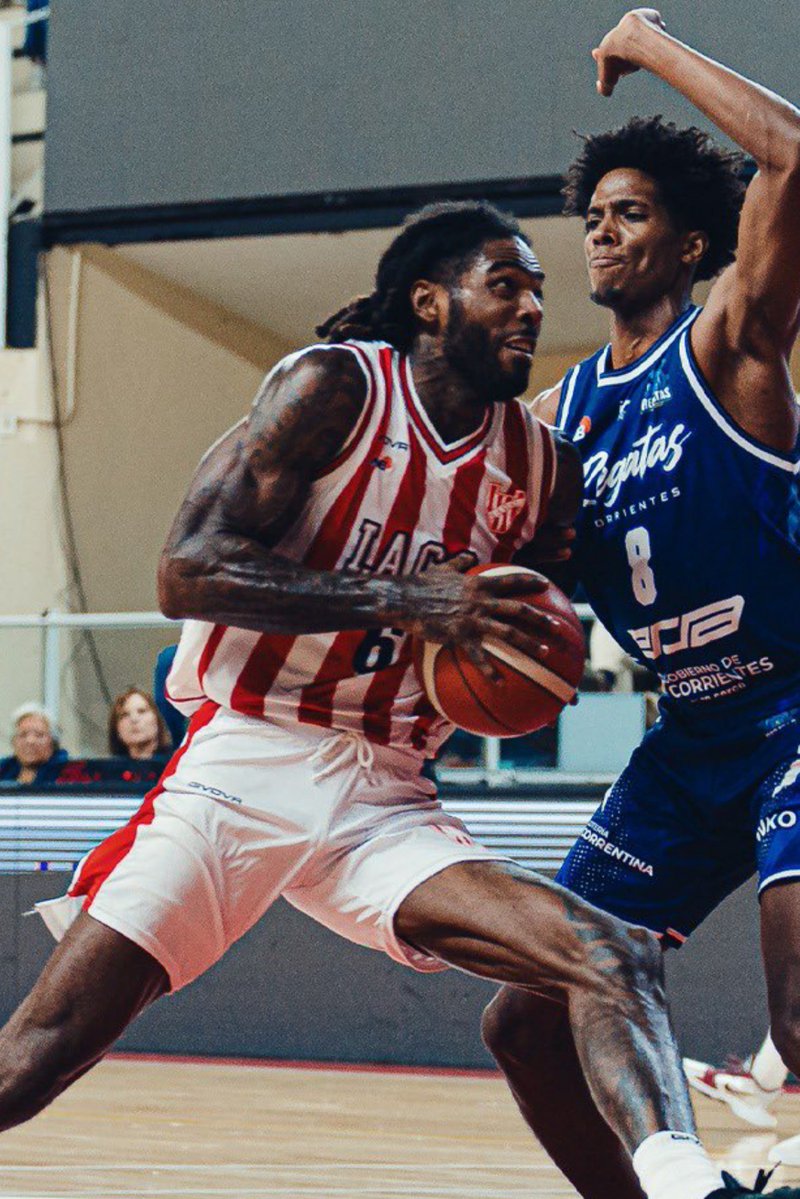 facuvivar11's tweet photo. ❌ #Instituto 🇦🇹 jugó mal y cayó 73-63 en su segunda presentación en la LNB ante #Regatas.
🏀 Torren Jones se destacó con 17 puntos y 9 rebotes.
🔜 El próximo sábado debutará de local contra #Ferro. https://t.co/Woo8U4Ftsc